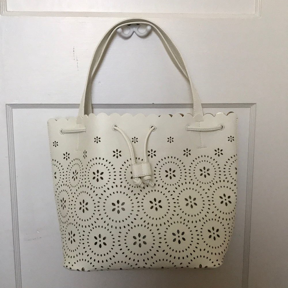 Shoulder white bag